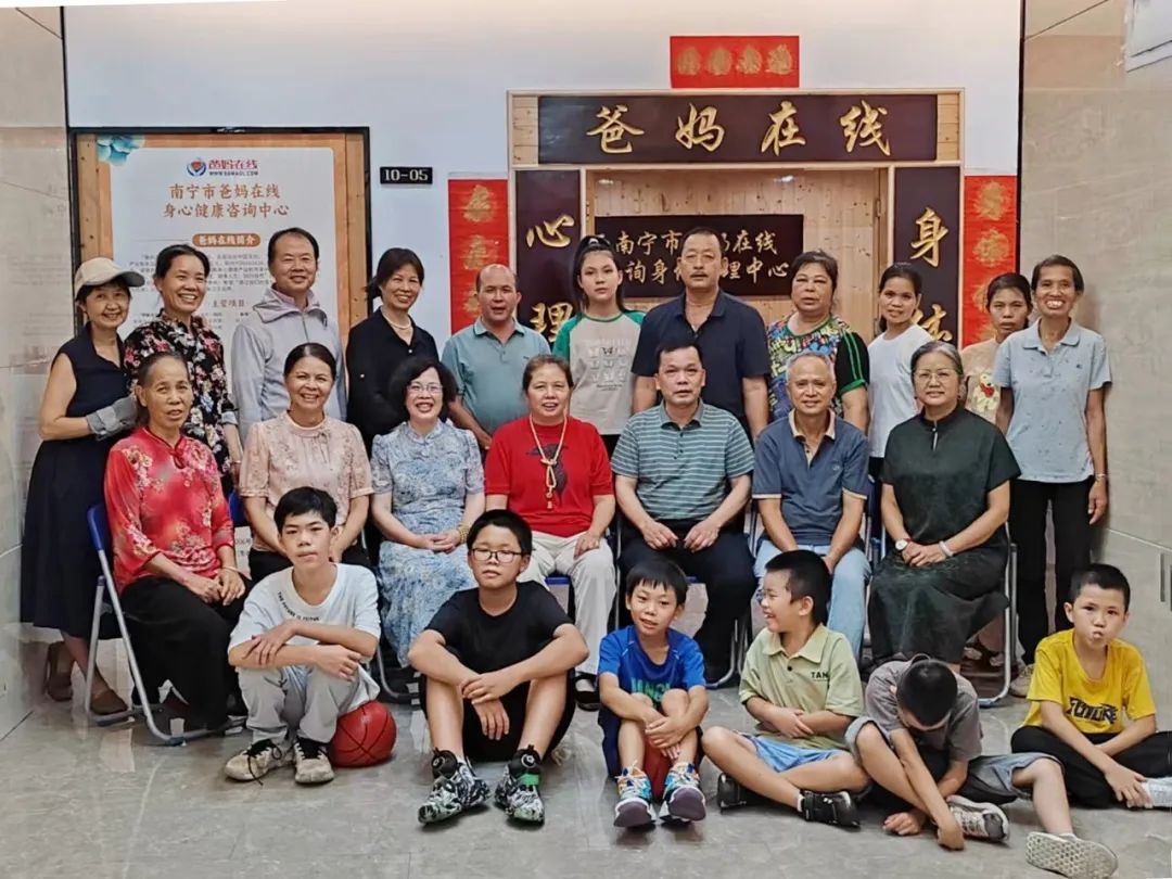 共包餃子同觀影，南寧市爸媽在線中心這場(chǎng)親子公益活動(dòng)暖胃又暖心！